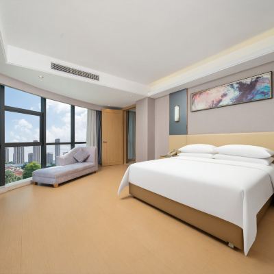 豪華套房-【一線景觀落地大窗】 維也納酒店（中山小欖高鐵站店）優惠