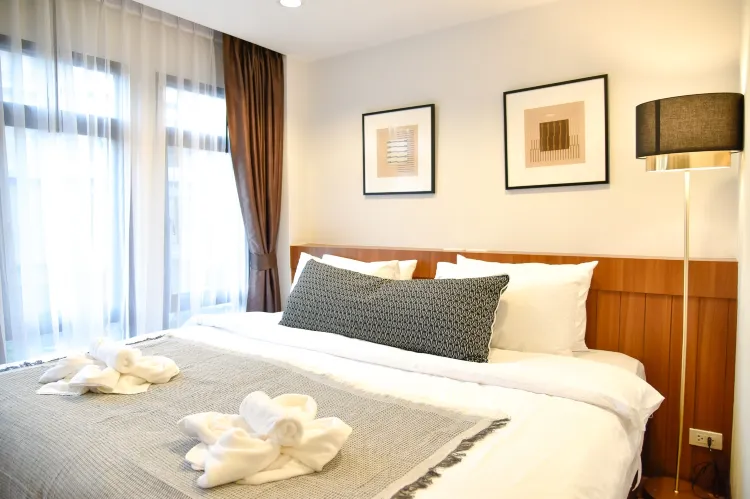 ห้องดีลักซ์ เตียงใหญ่ 1 เตียง