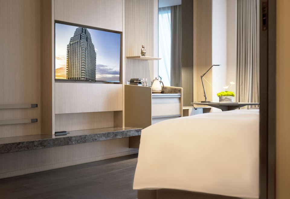 尊贵大床房 | 180°尽览长安繁华夜景