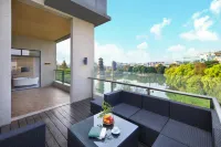 Li River Hotel (Guilin Two Rivers and Four Lakes Xiangshan Scenic Spot)