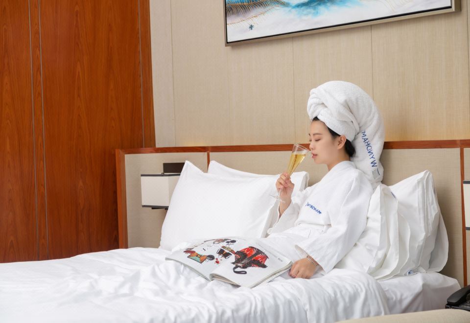 Wyndham NankunshanDeluxe Queen Room