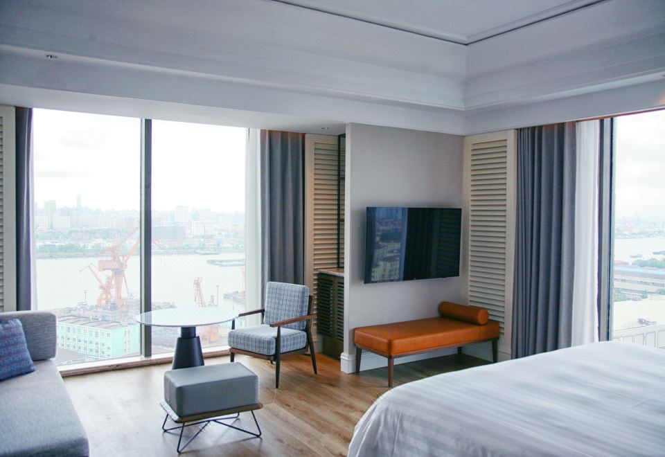 豪華江景大床房