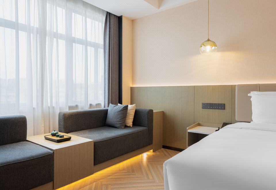 轻奢和悦双床房（智能投屏+小冰箱+休闲办公）