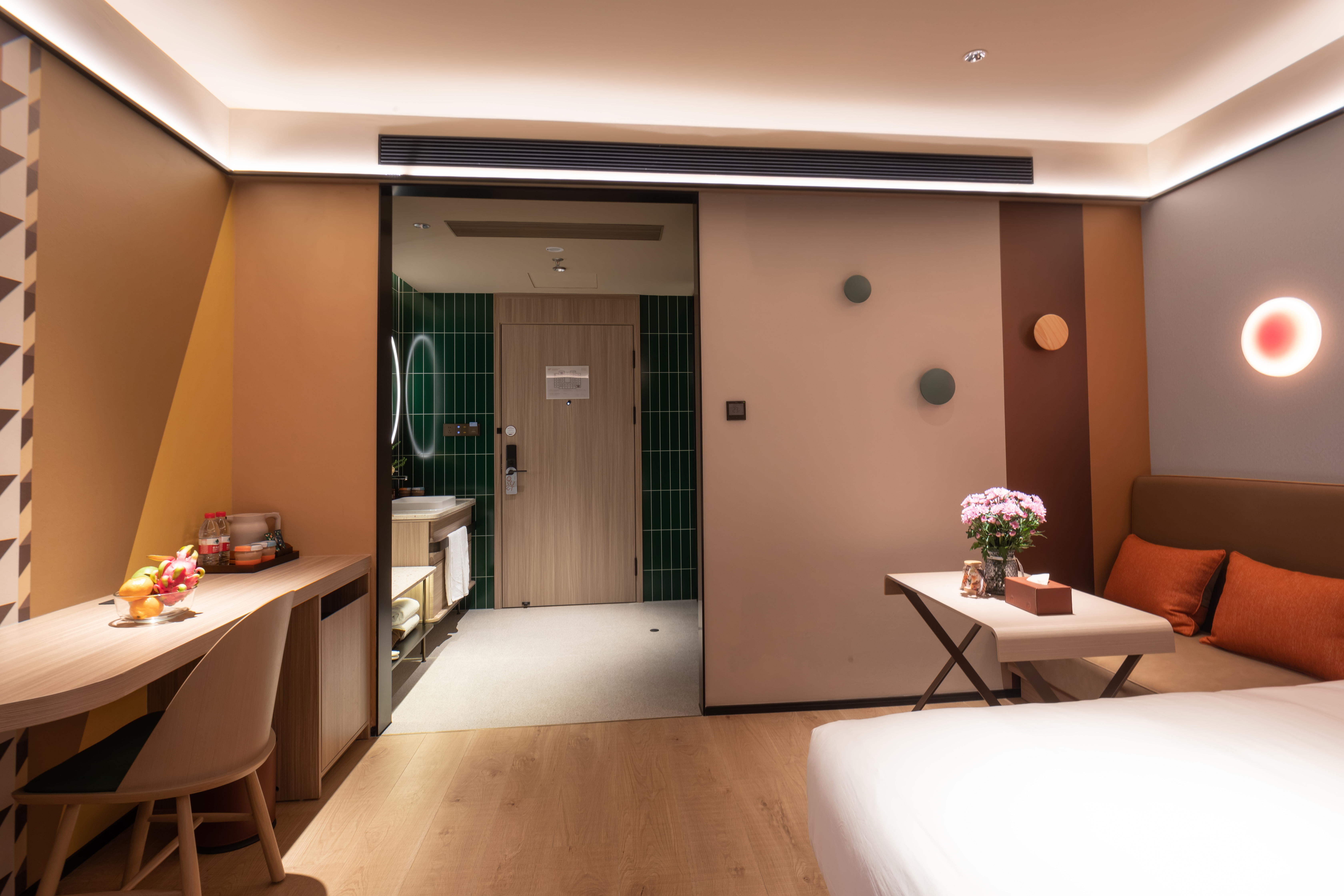 高级双床房（智能客控+电视投屏+小冰箱+智能马桶）