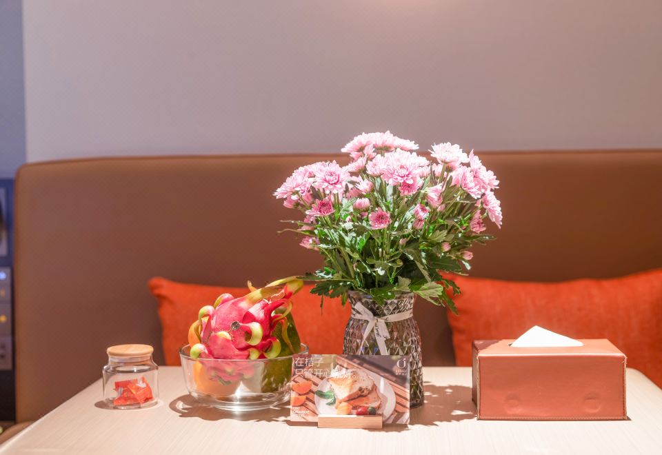 高级大床房（智能客控+电视投屏+小冰箱+智能马桶）