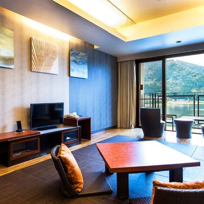 スーペリア座室 富士河口湖温泉郷のホテル・風のテラスKUKUNA・くくな クーポン