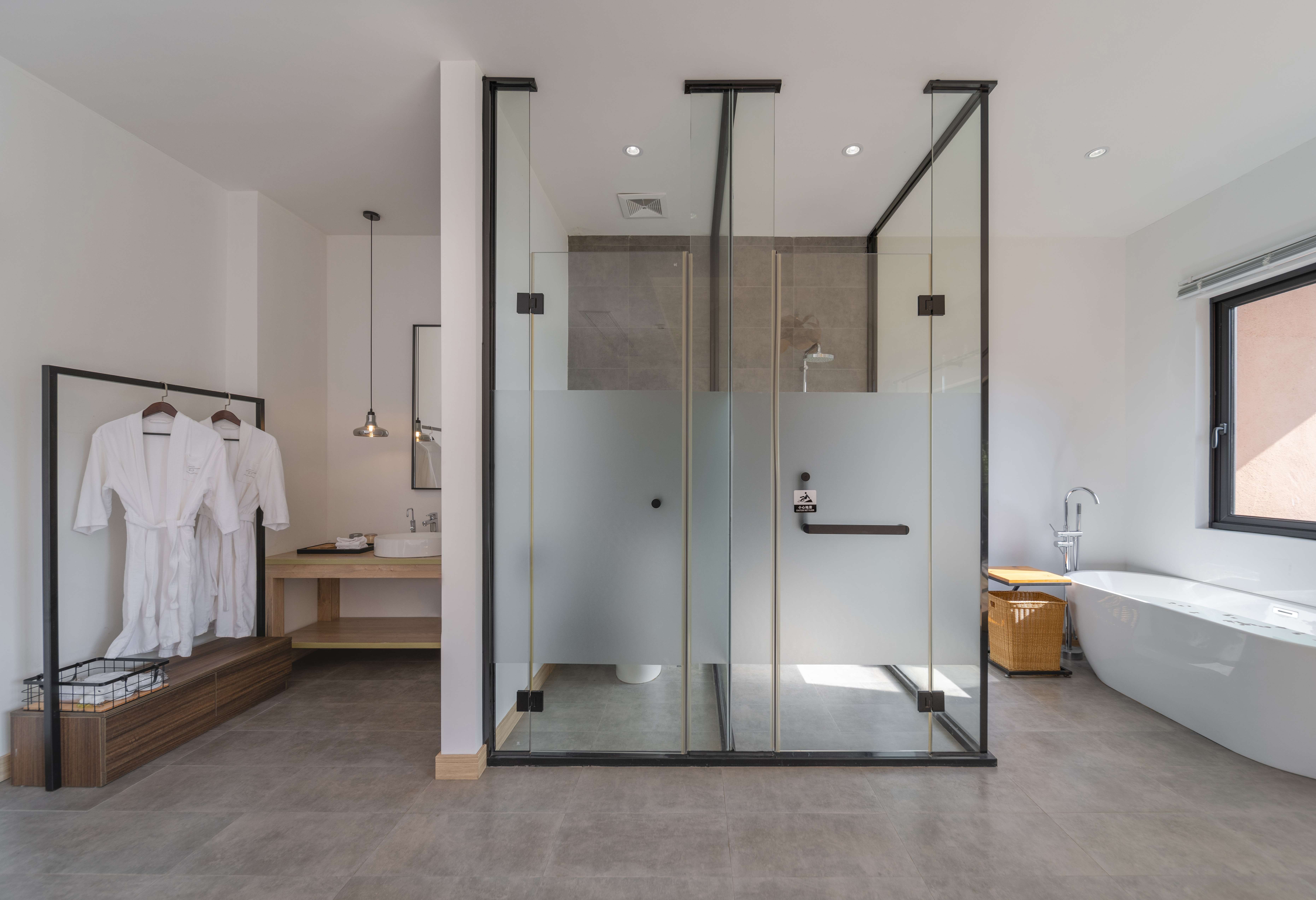 溪云里11房包栋|无边泳池|特色行廊|日光躺椅|休闲酒吧|阳光花园