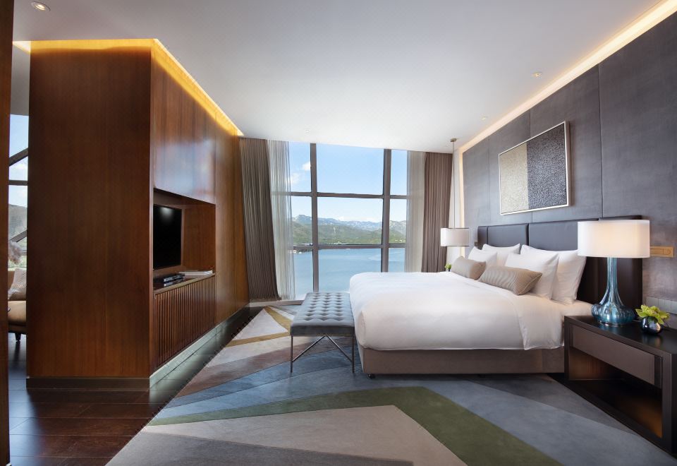 Sunrise Kempinski Hotel BeijingFamily Grand Suite - Lake-View