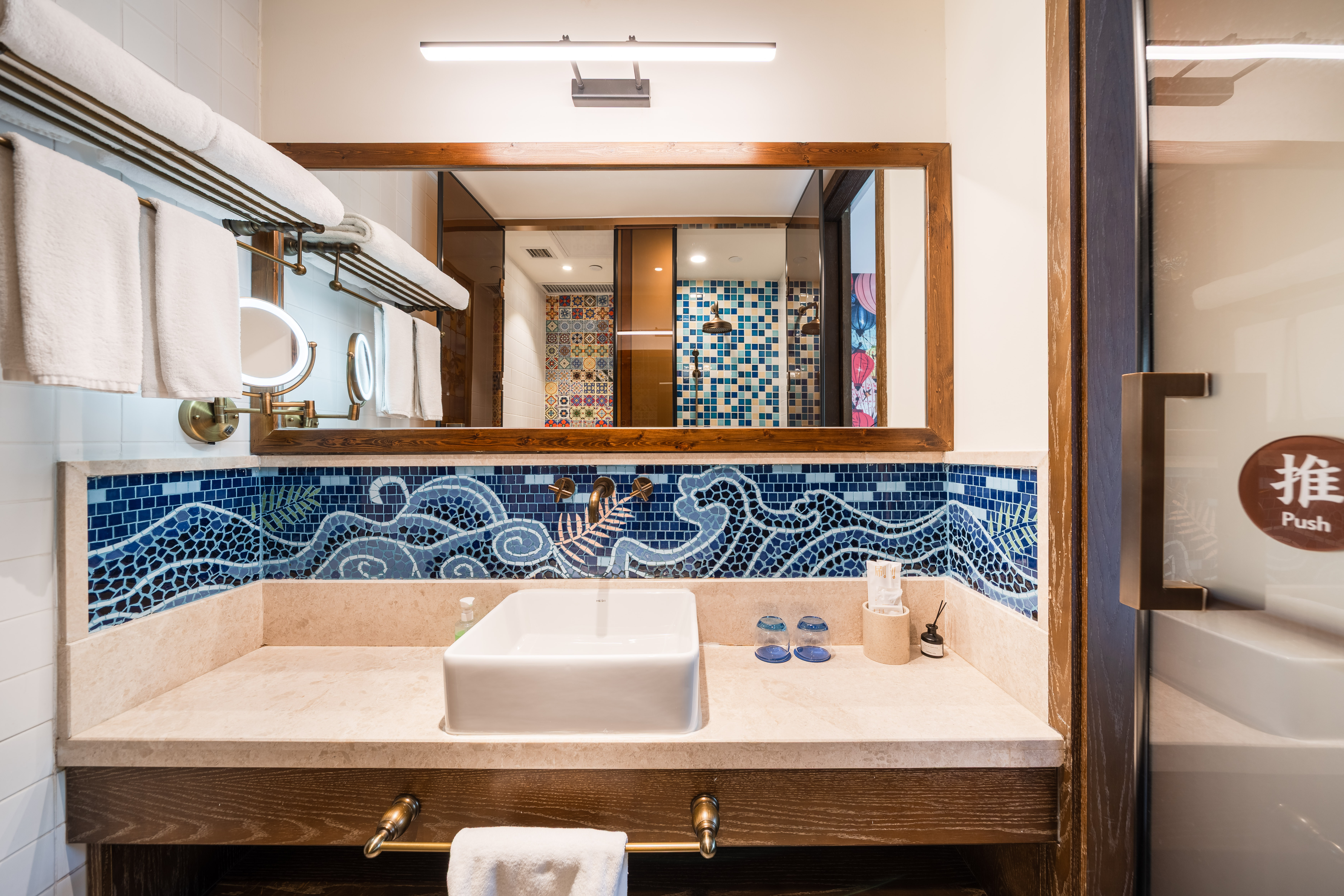 Overseas Chinese Town Nanyang Inn (Gankeng Ancient Town Shop)Langqiao · Joyful Movable Triple Room (Sofa + Board Games + Party Space + Hakka Affection)