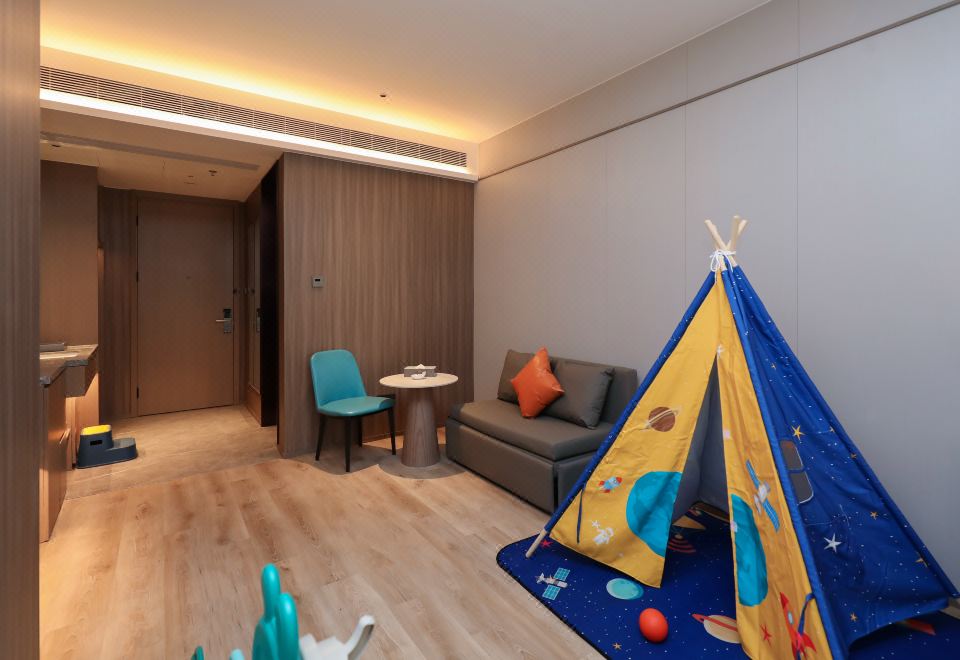 親子家庭房（智能馬桶窗簾+小帳篷滑滑梯+小童洗漱用品