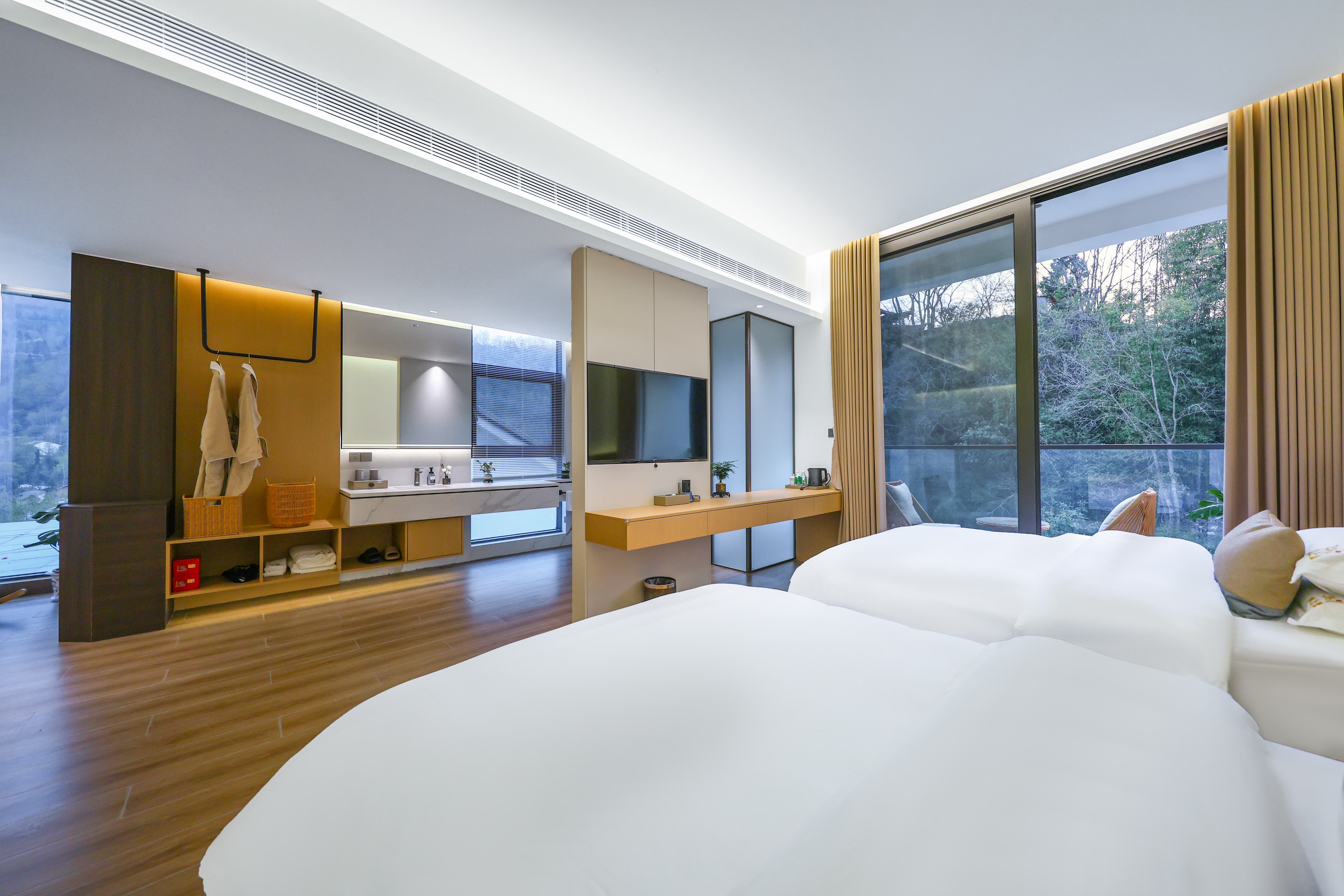 木朵.碉晖观景阳台全景双床房