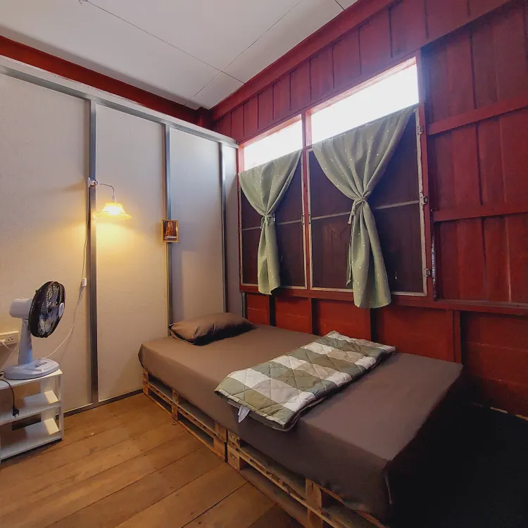 ห้องกลาง