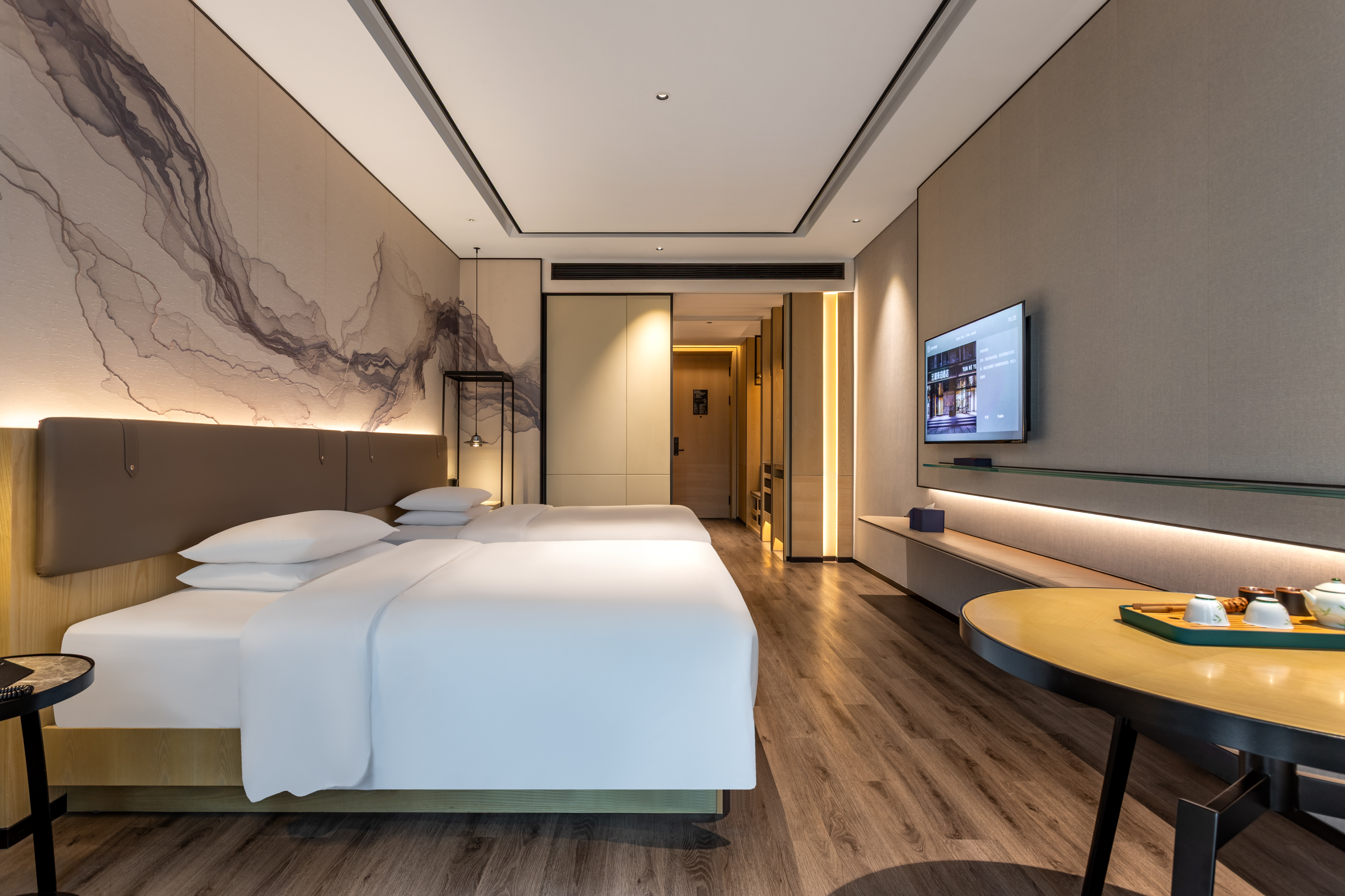 行政亲子房（手机投屏+小冰箱+蓝牙音响）