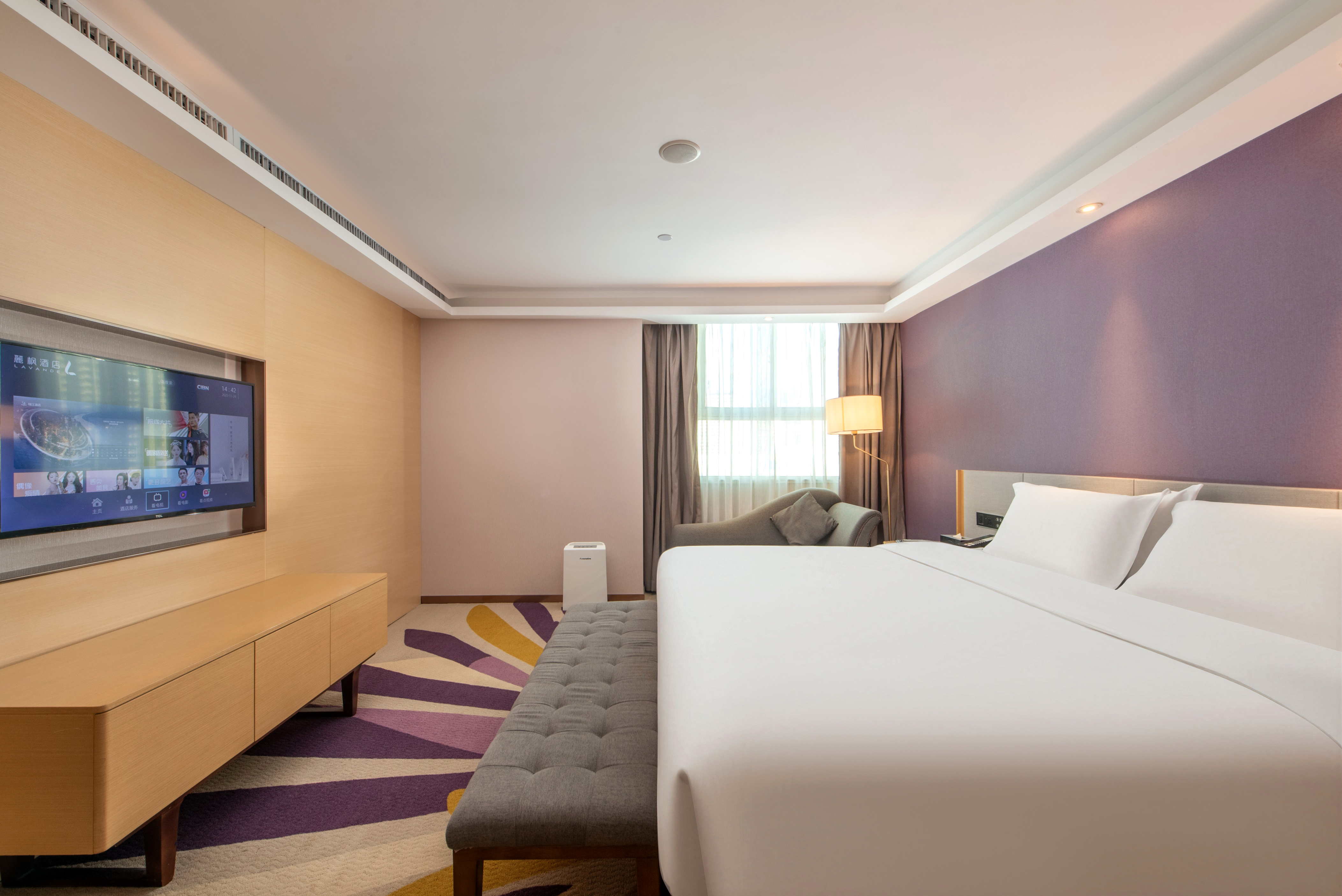 行政大床房 [慵懶貴妃椅+浴缸泡澡＋生日禮布置]