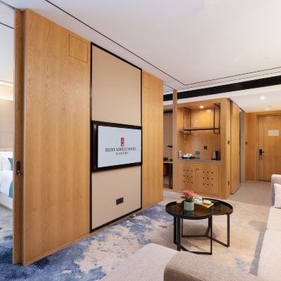 輕奢·至尊套房（獨立房廳+私享浴缸+徠芬高速風筒） 麗呈朗譽飯店（肇慶七星巖景區店）優惠