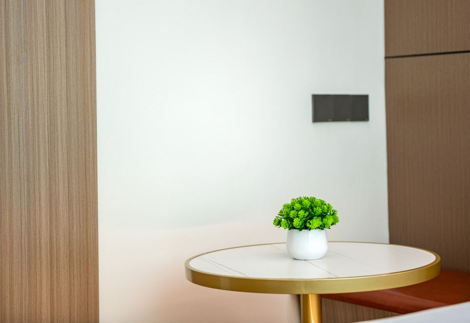 Xiamen Luke Hotel (Xiamen North Station)Elegant Queen Room