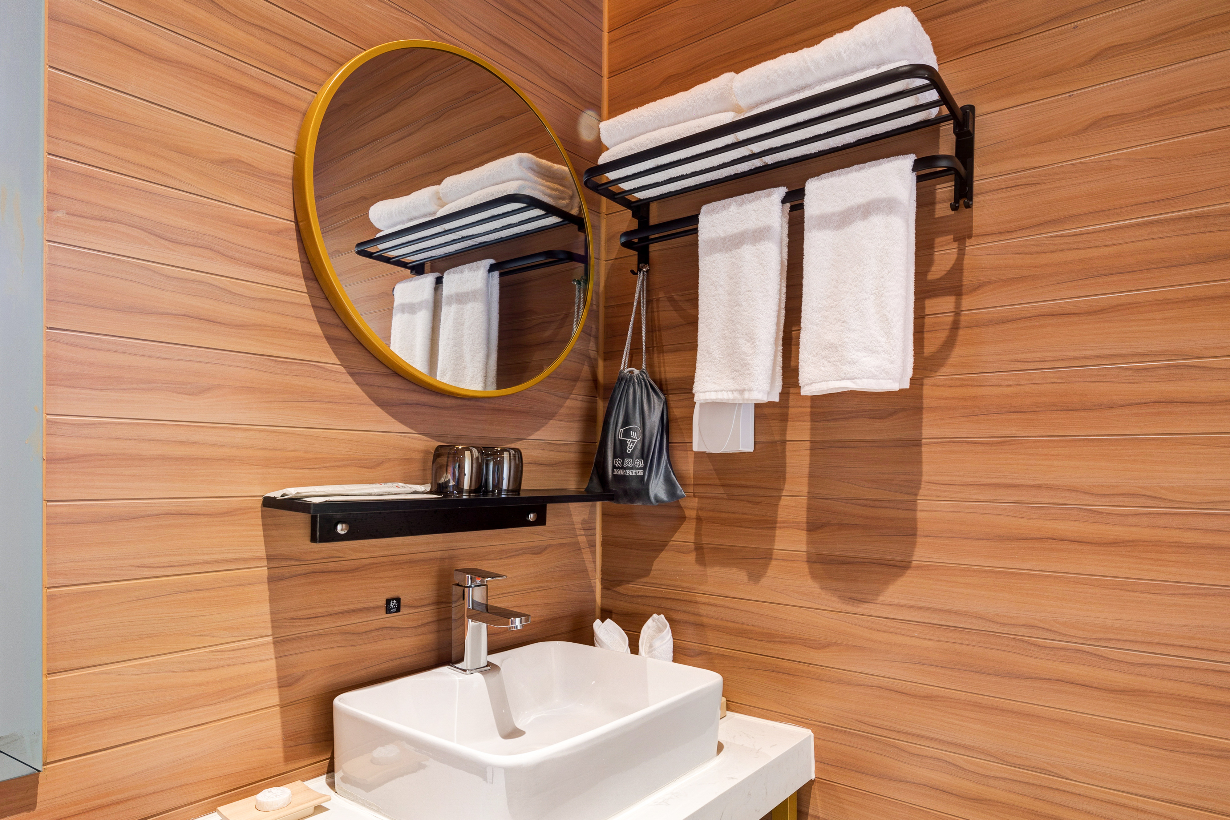 远山家庭大床房+小童玩具+智能系统