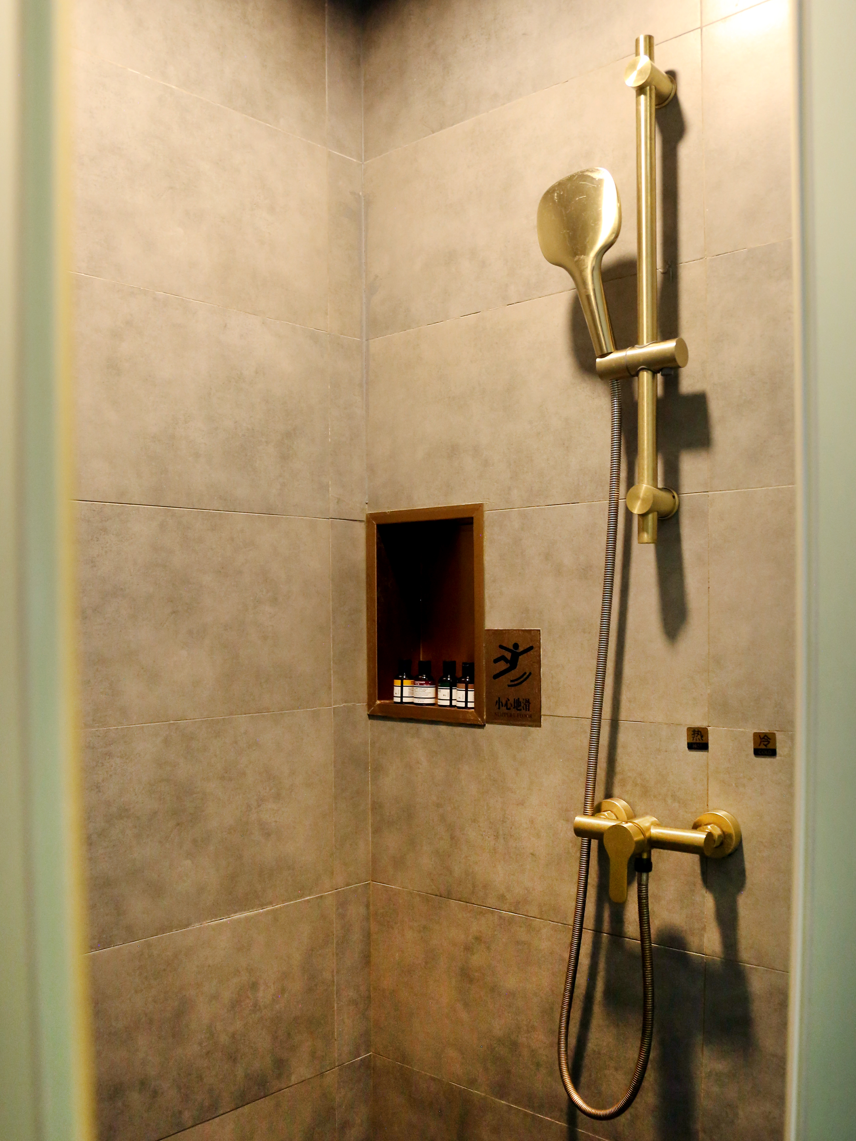 啡凡影视大床房