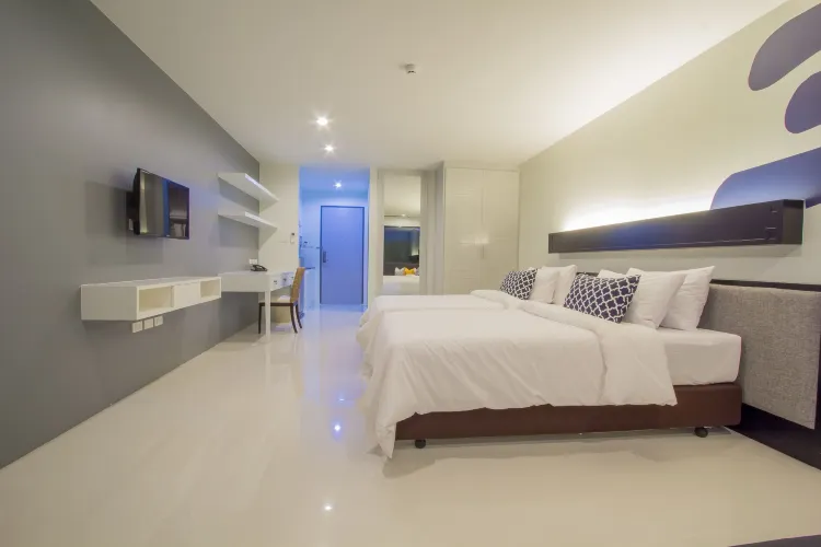 ห้องดีลักซ์ พร้อมทางลงสระว่ายน้ำ