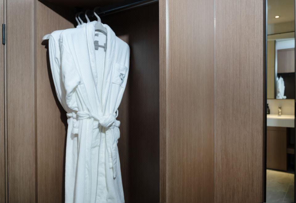 高級棋牌間（mini冰箱+陽光滿屋+零壓床墊）