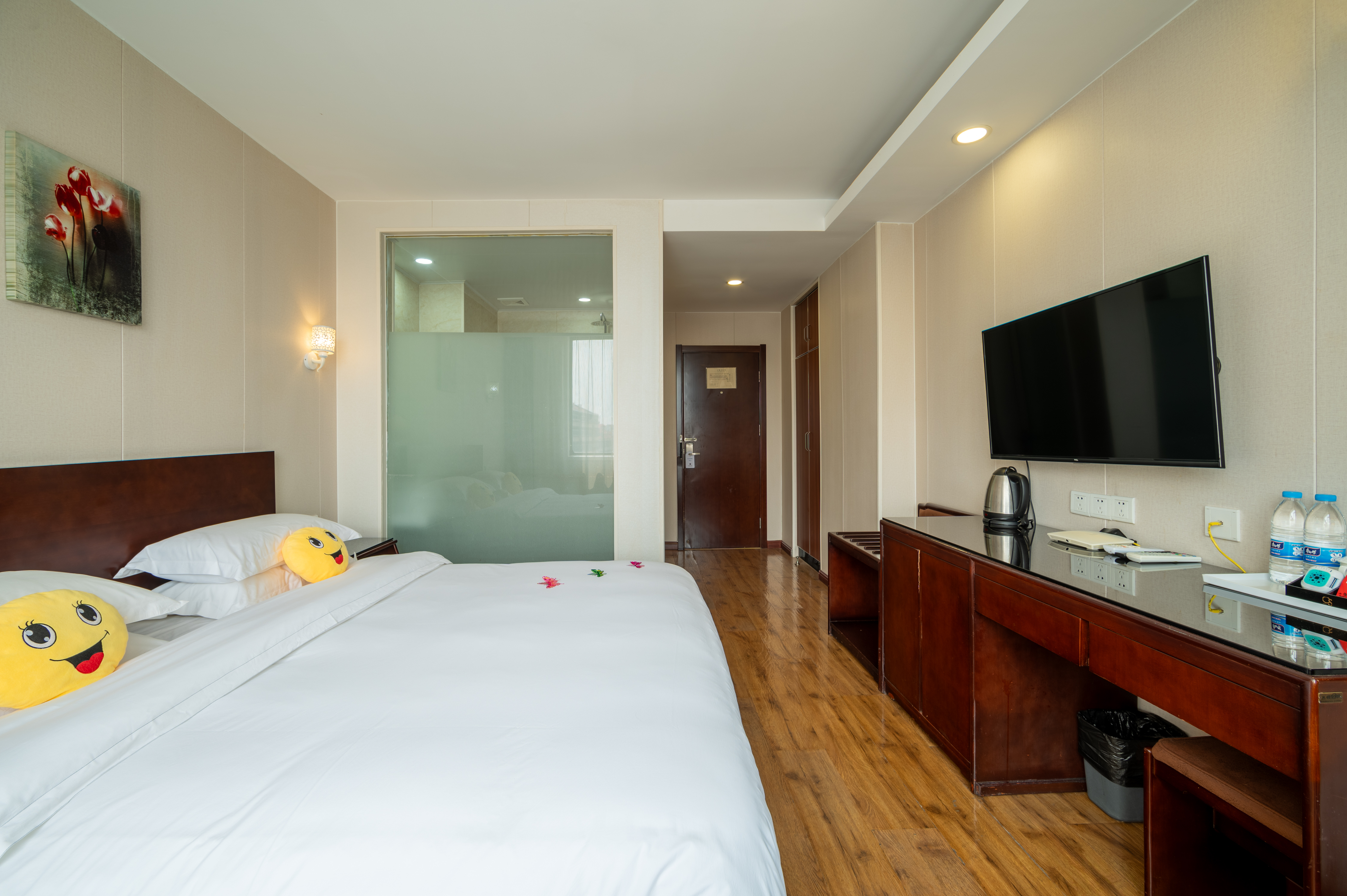 C.S. Sunshine Hotel阳光丽致大床房「舒适好眠」