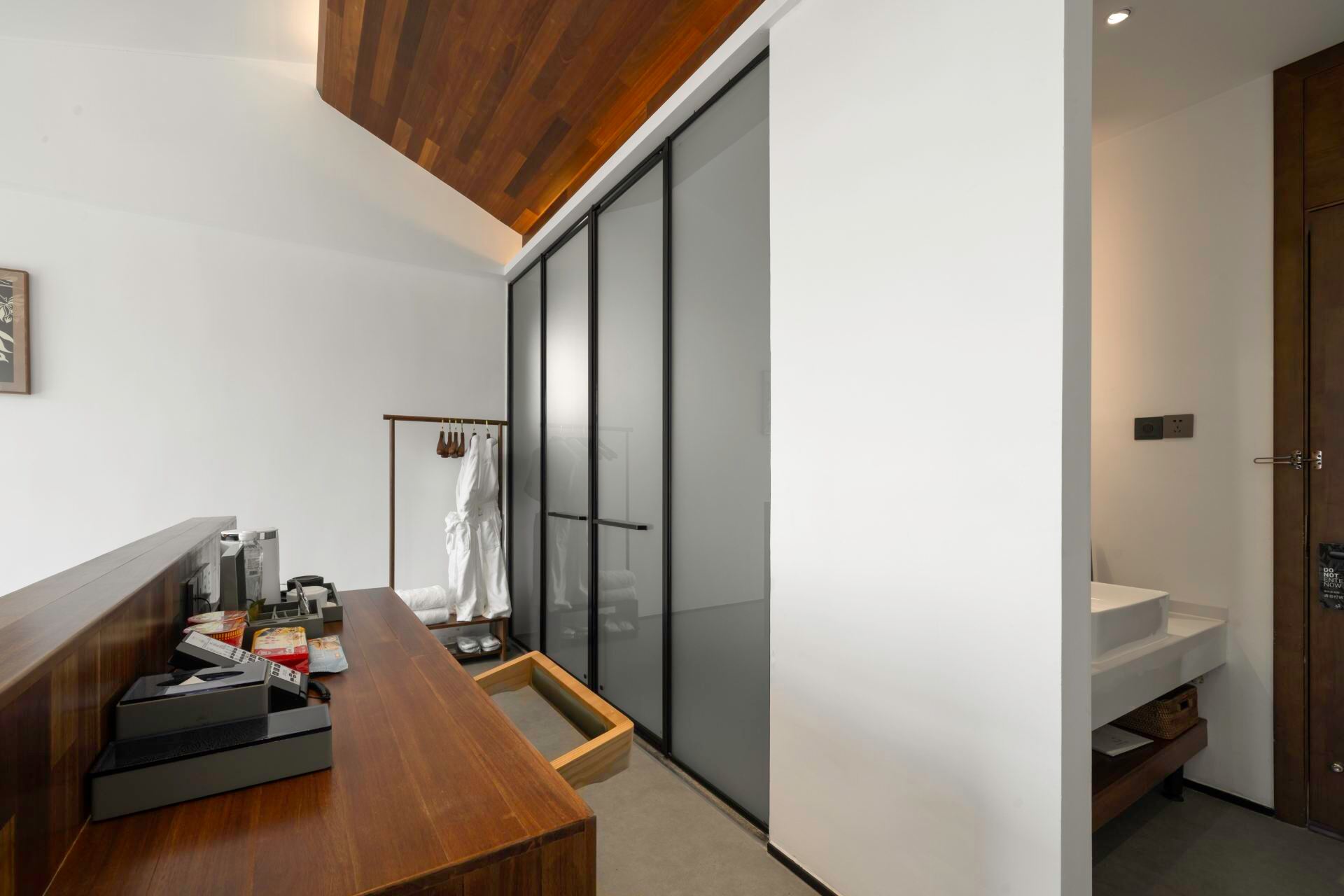Guestroom - Mountain-View