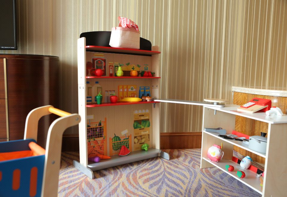 Chateau Star River QingdaoHape Themed Kitchen Room