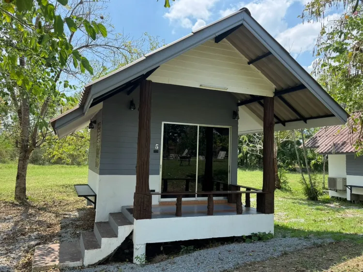 Lake camp ห้องพักเตียงคู่ วิวสวน