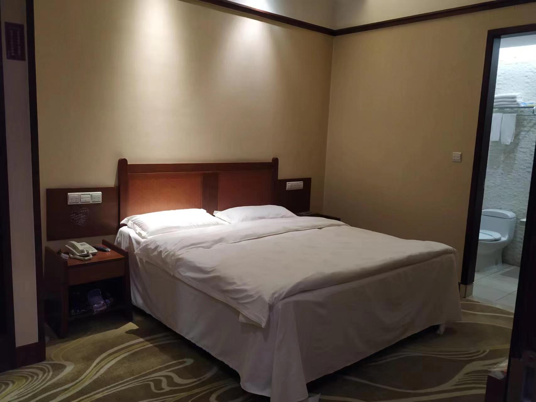 电竞双床套房【I5 14600kf+32G+RTX4060ti+27寸240hz】