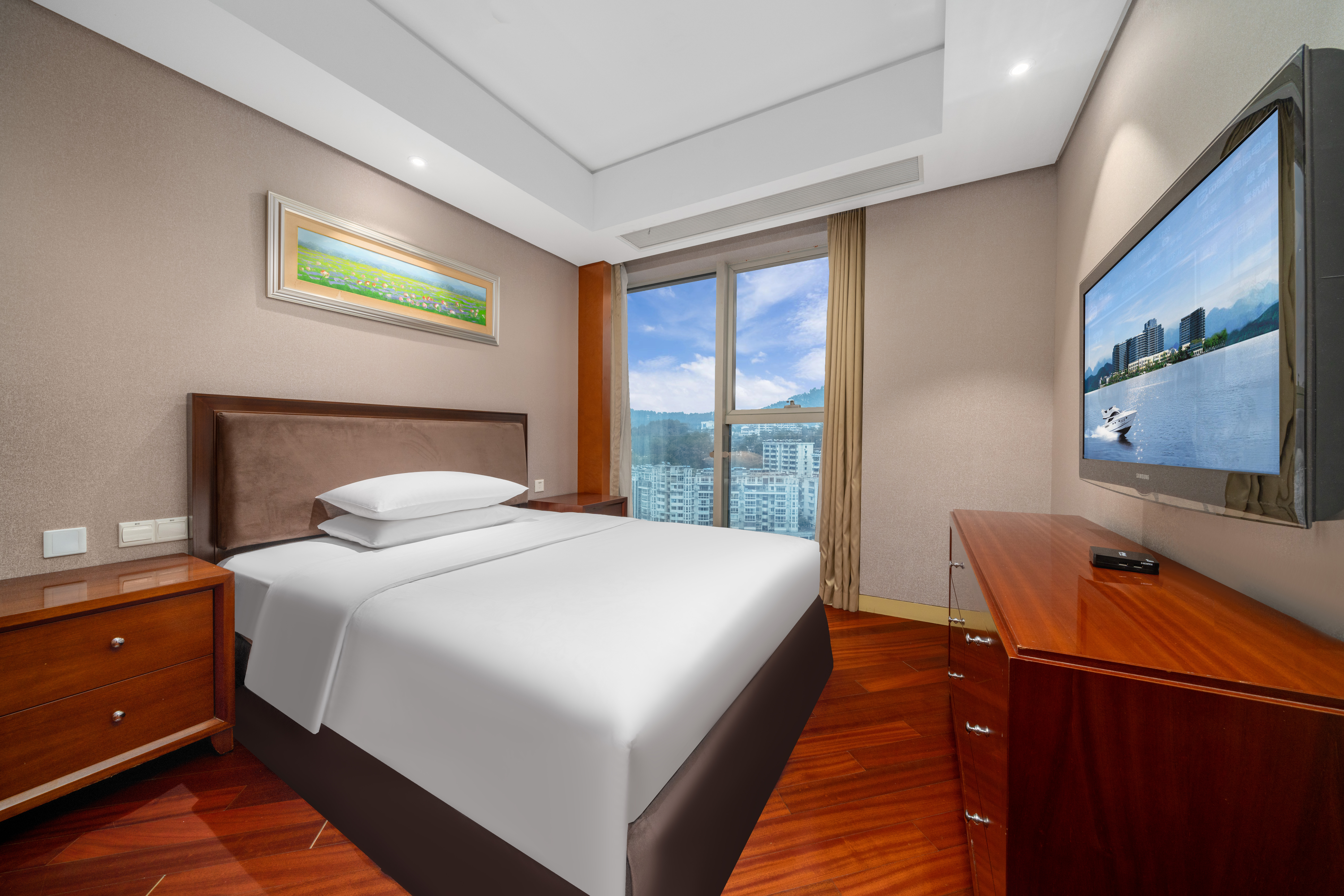 3号楼270度湖景三卧室套房