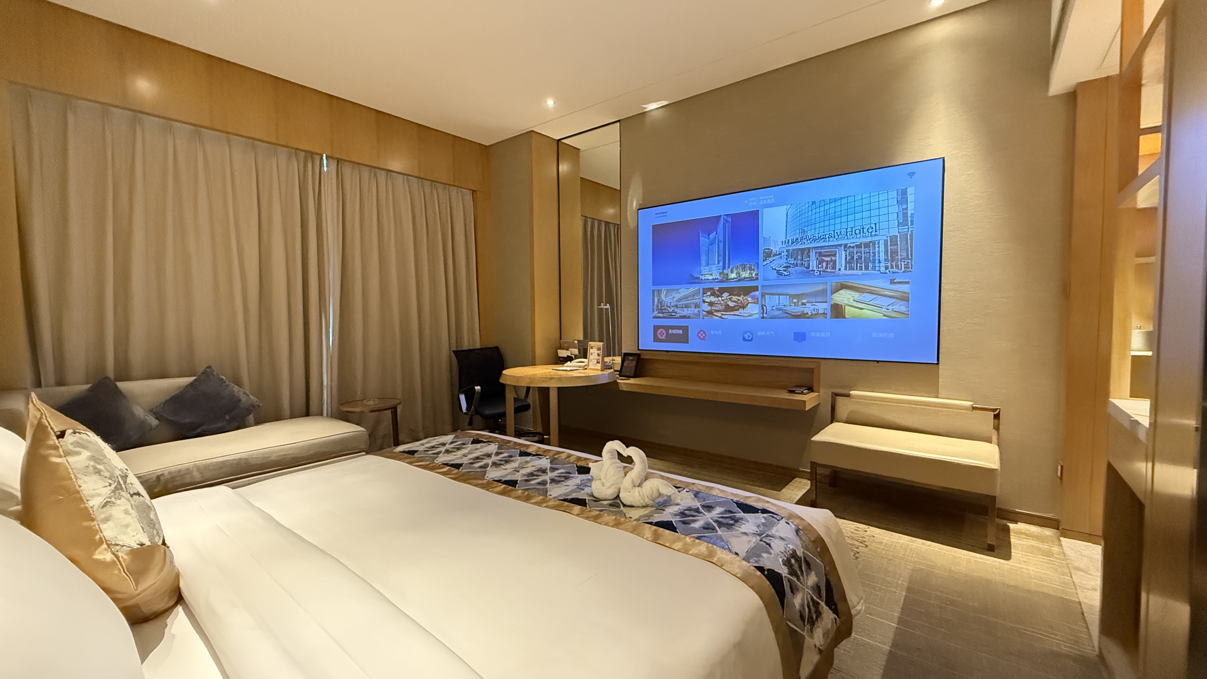 沉浸觀影?影音大床房|巨幕觀影|影視會員