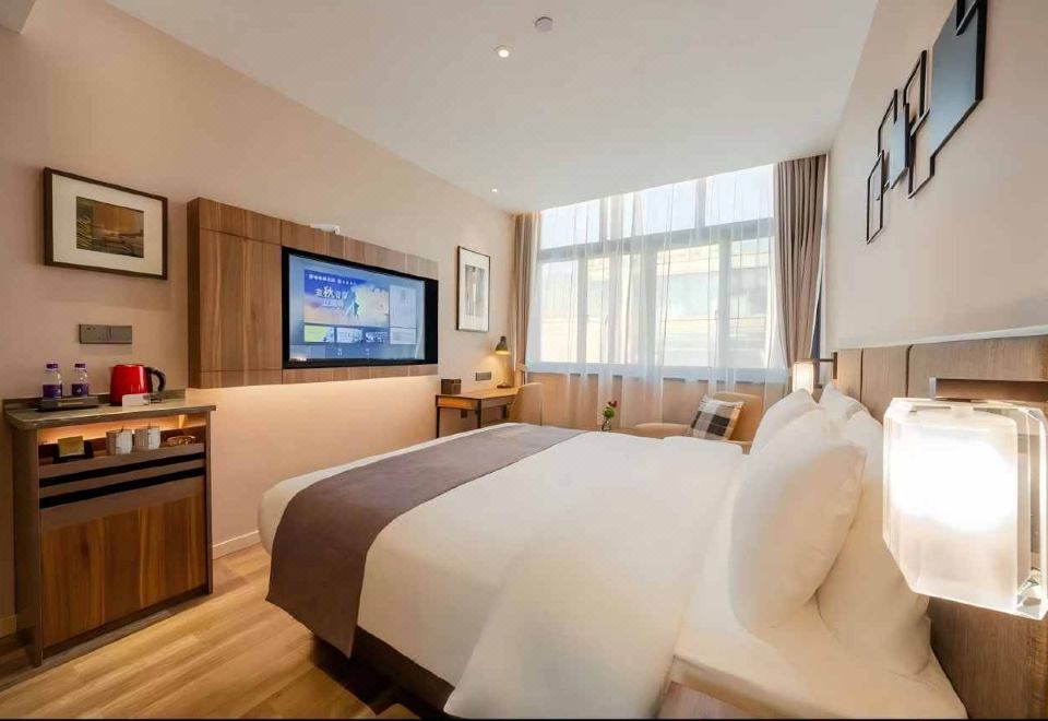 Peaceful Sleep Double Bed Room (Zero Pressure Comfortable Sleep + Smart Projection + Lakeside Beauty)