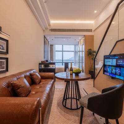 新複式大床房（E座） 楓雨國際公寓（珠海橫琴口岸店）優惠