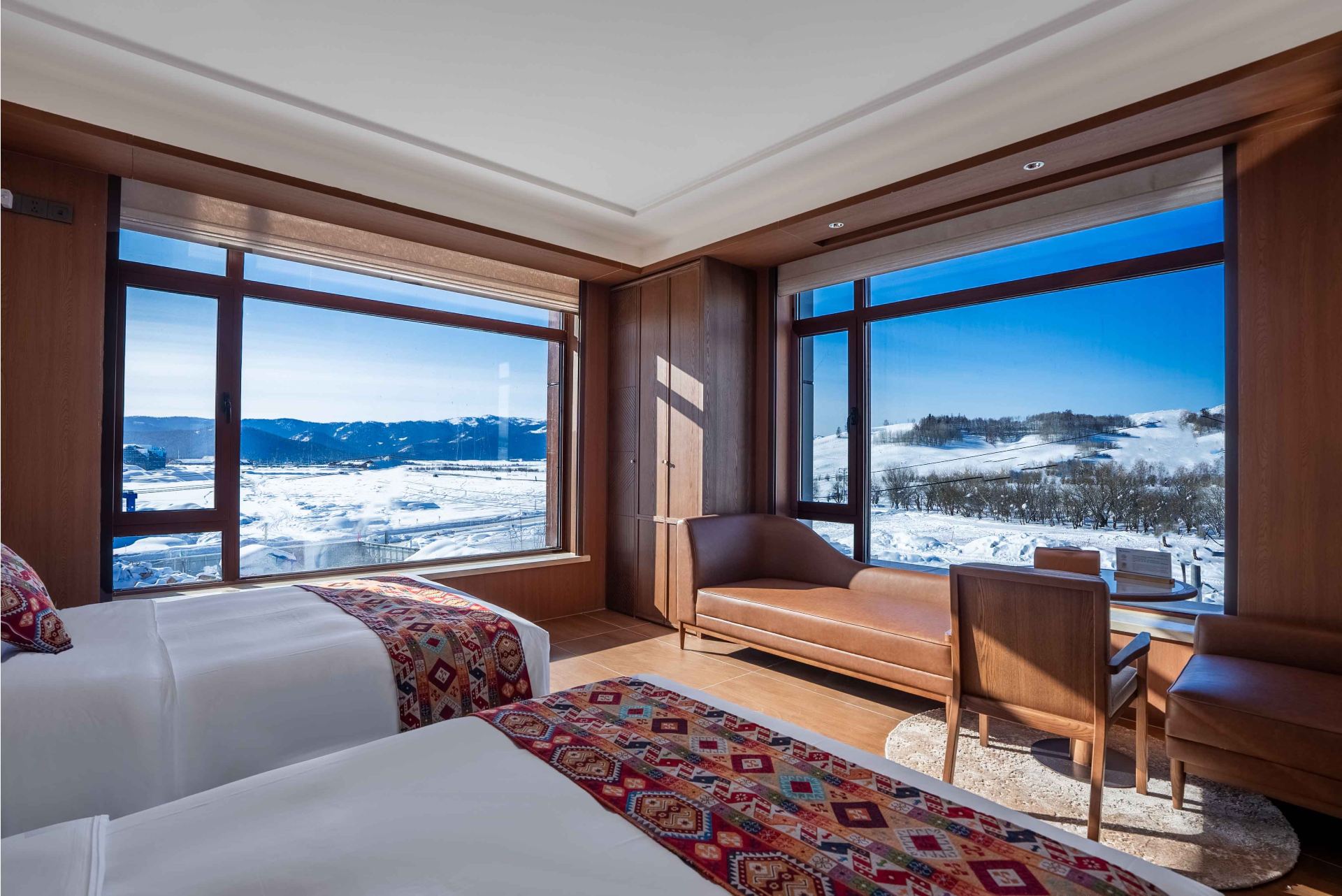Panoramic Mountain View Triple Room