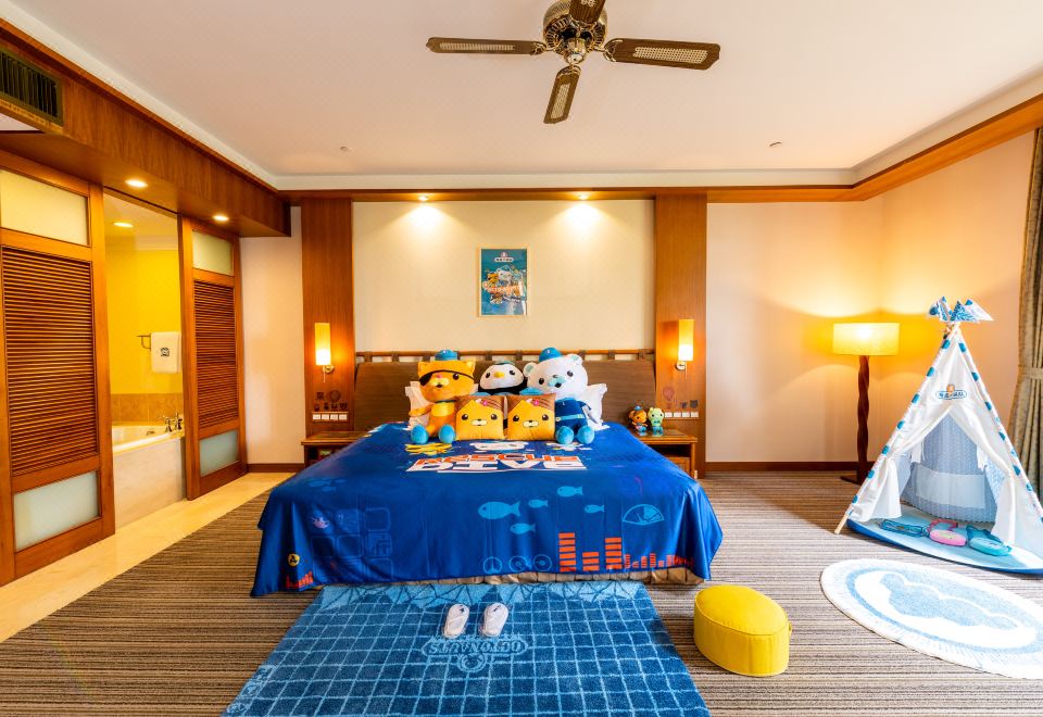 Hillview Golf Resort DongguanOctonauts Theme Family Double Bed Room