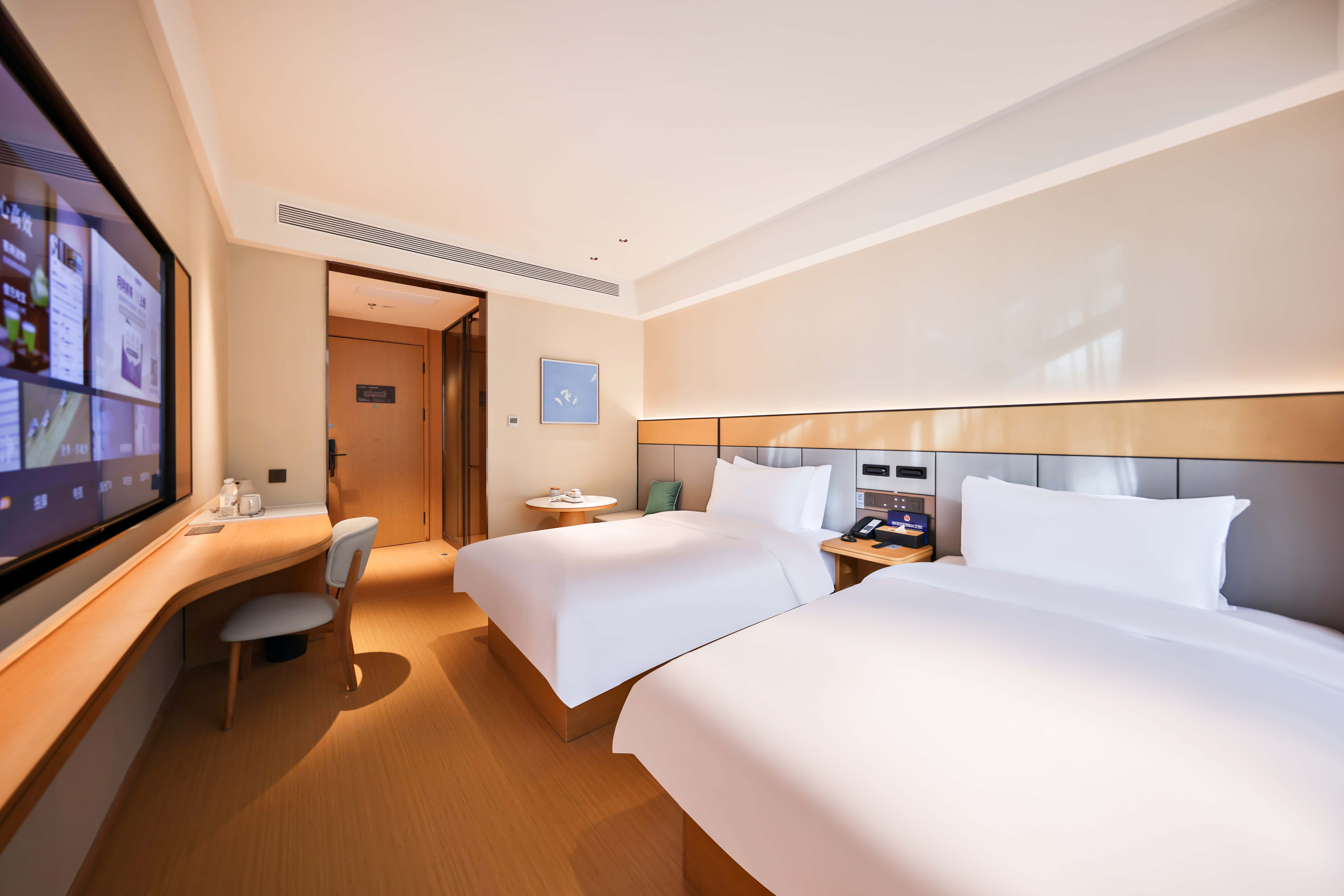 商务双床房（65寸投屏电视+小冰箱+记忆棉床垫）