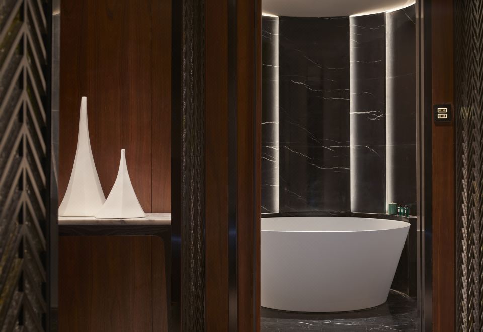 Hotel Indigo Suzhou Grand Canal, an IHG Hotel1 King Bed Suite