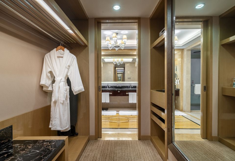 Wanda Realm TaizhouFamily 2-bedroom And 1-living Room Suite