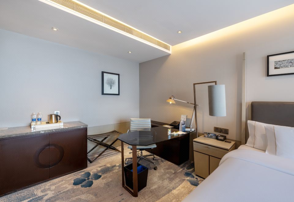 豪華江景大床房