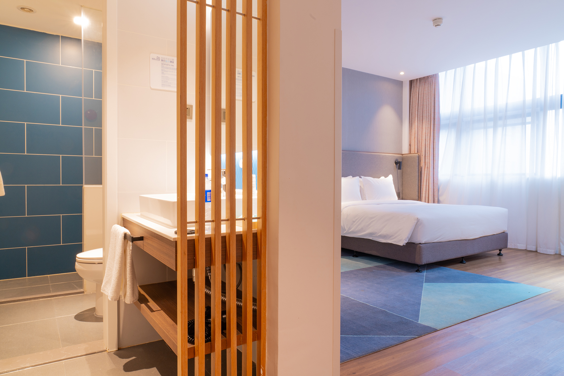 高级大床房更大面积