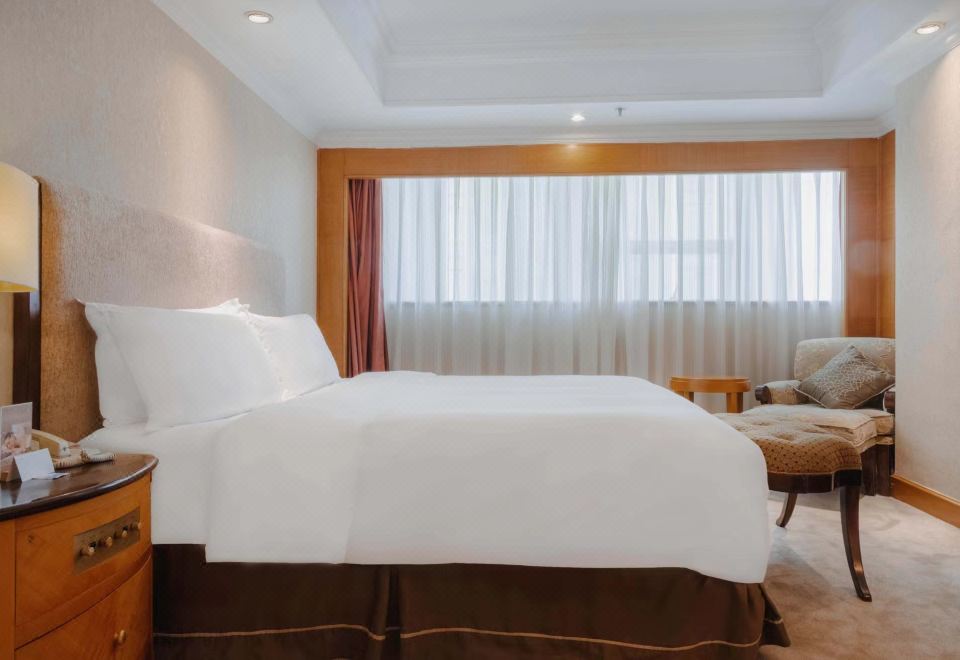 Crowne Plaza QingdaoCrowne Plaza Superior Suite