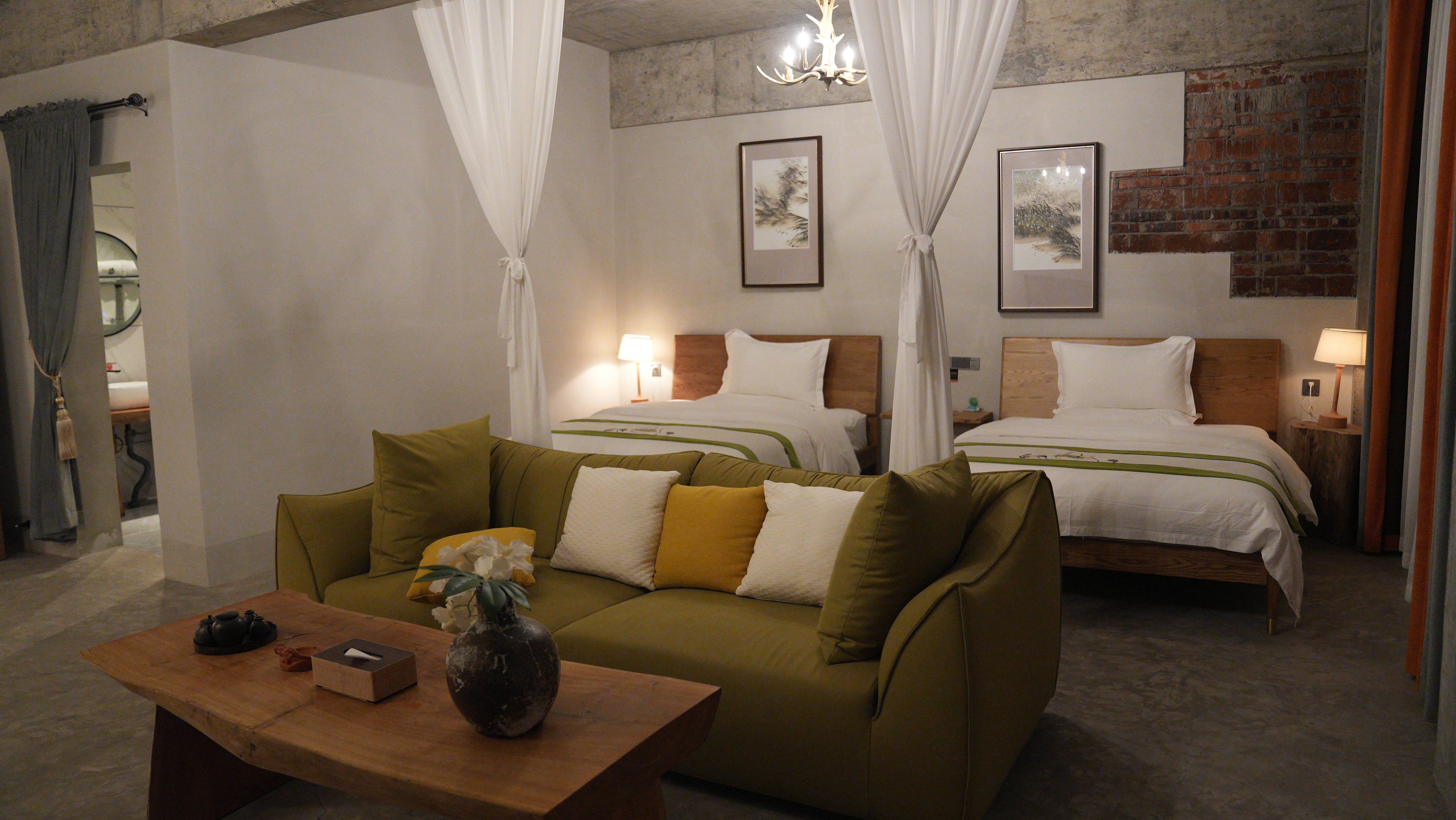 鳳凰花開雙床房