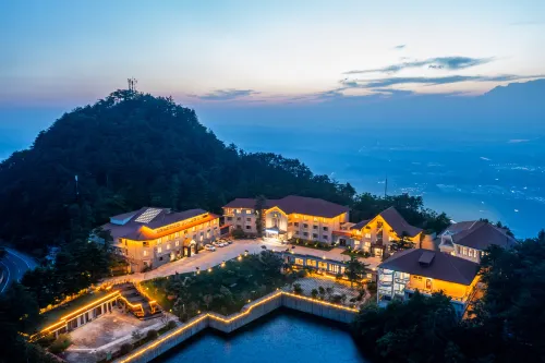 Lushan Lutos Terrace Garden Resort Hotel