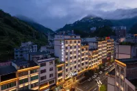 BAMBOO BOAT Light Luxury Hotel (Weixin Huan Cheng Xi Road)