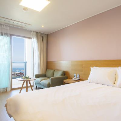 Deluxe Double Room Sims Hotel Promo Code