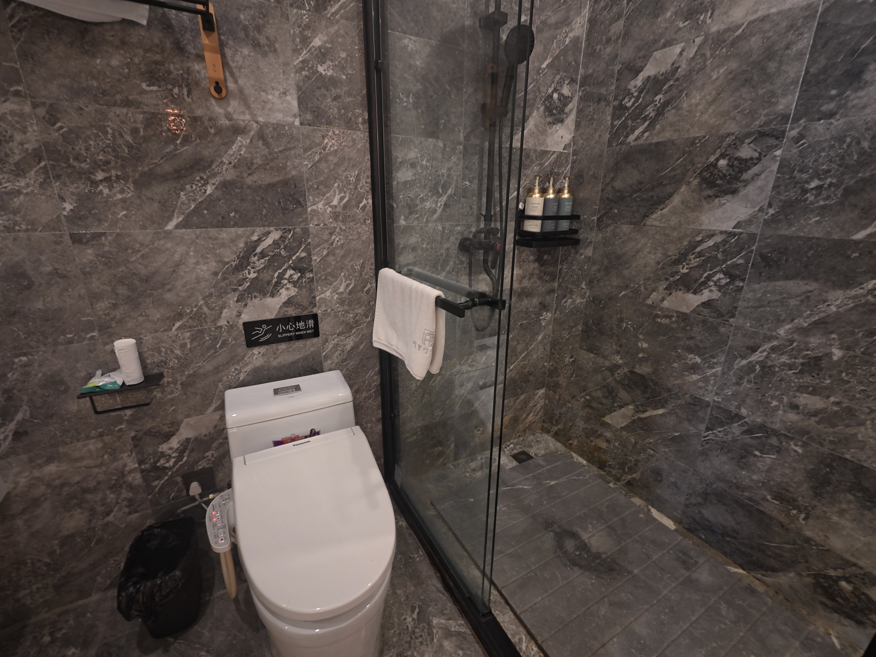 琴瑟·泡浴大床房【圆形大浴缸+小度语音+轻纱帷幔】