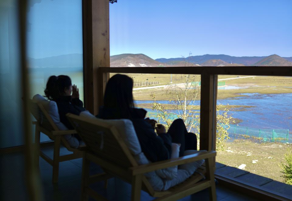 Starry Queen Bed Room With Heated Floor And Oxygen Supply