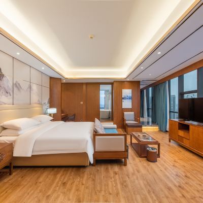 至尊大床房（180°璀璨夜景+觀景浴缸+65寸智能電視+智能客控） 維納斯皇家酒店（佛山魁奇地鐵站店）優惠