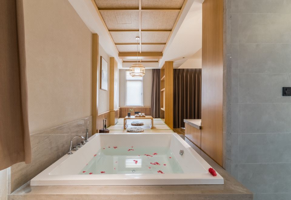 夕露阁·山景亲子房『舒适大榻榻米｜超大浴缸』