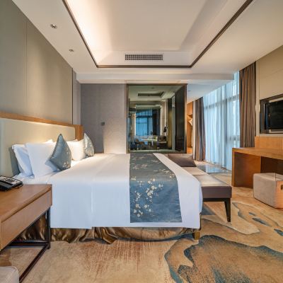 悅享大床房（雙全景落地窗+採光好） 金慶盛金鑽飯店（萬象城南寧火車東站店）優惠